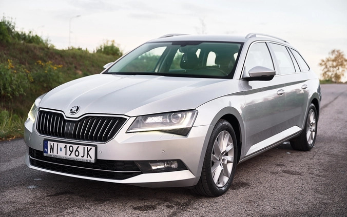 Skoda Superb cena 65000 przebieg: 199220, rok produkcji 2019 z Płock małe 781